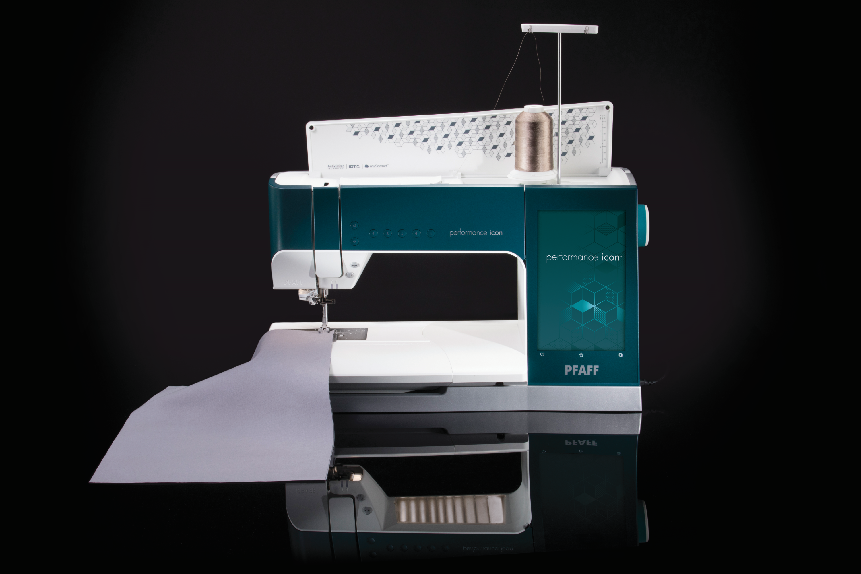 PFAFF performance icon Sewing Machine