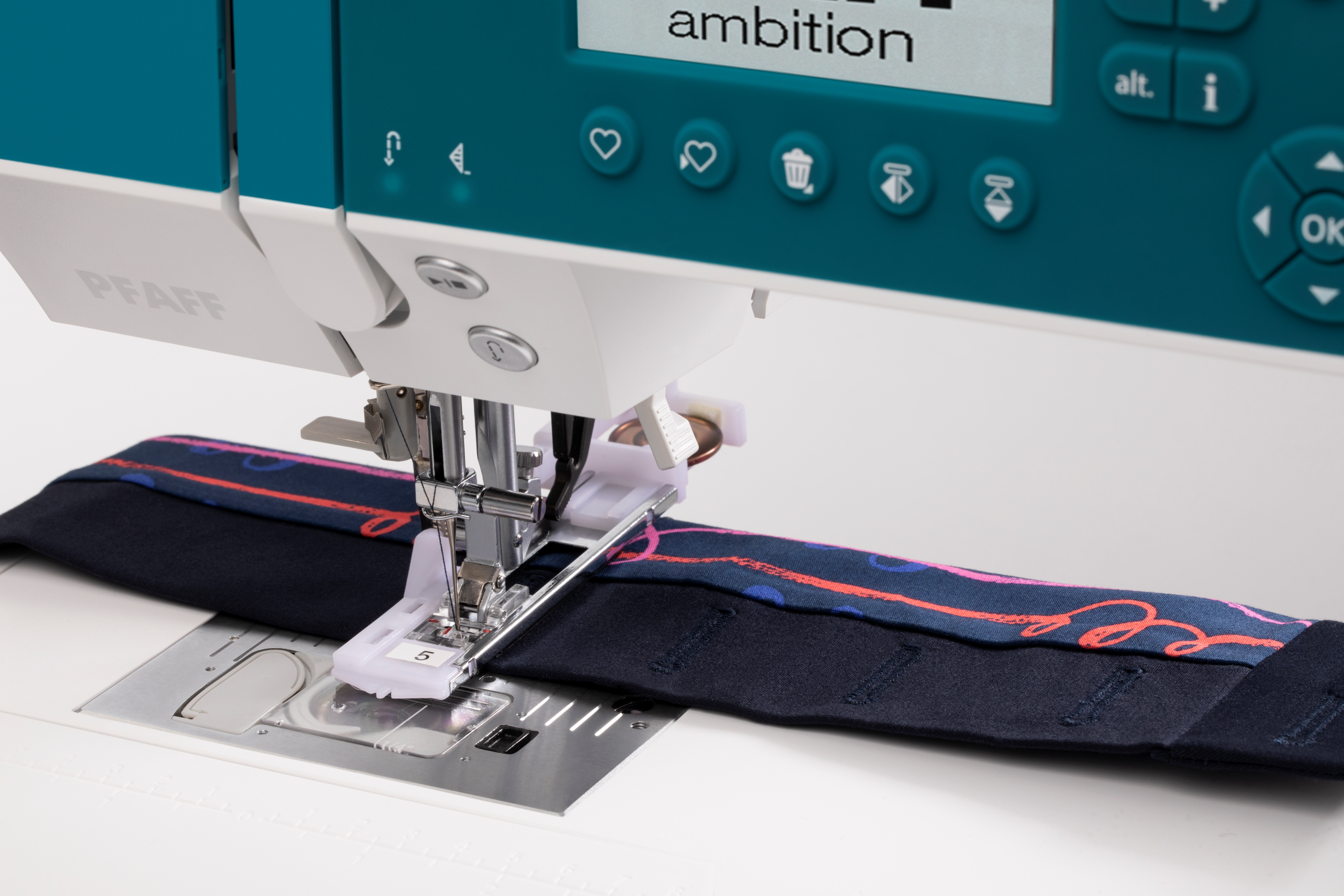 PFAFF ambition 620 Sewing Machine