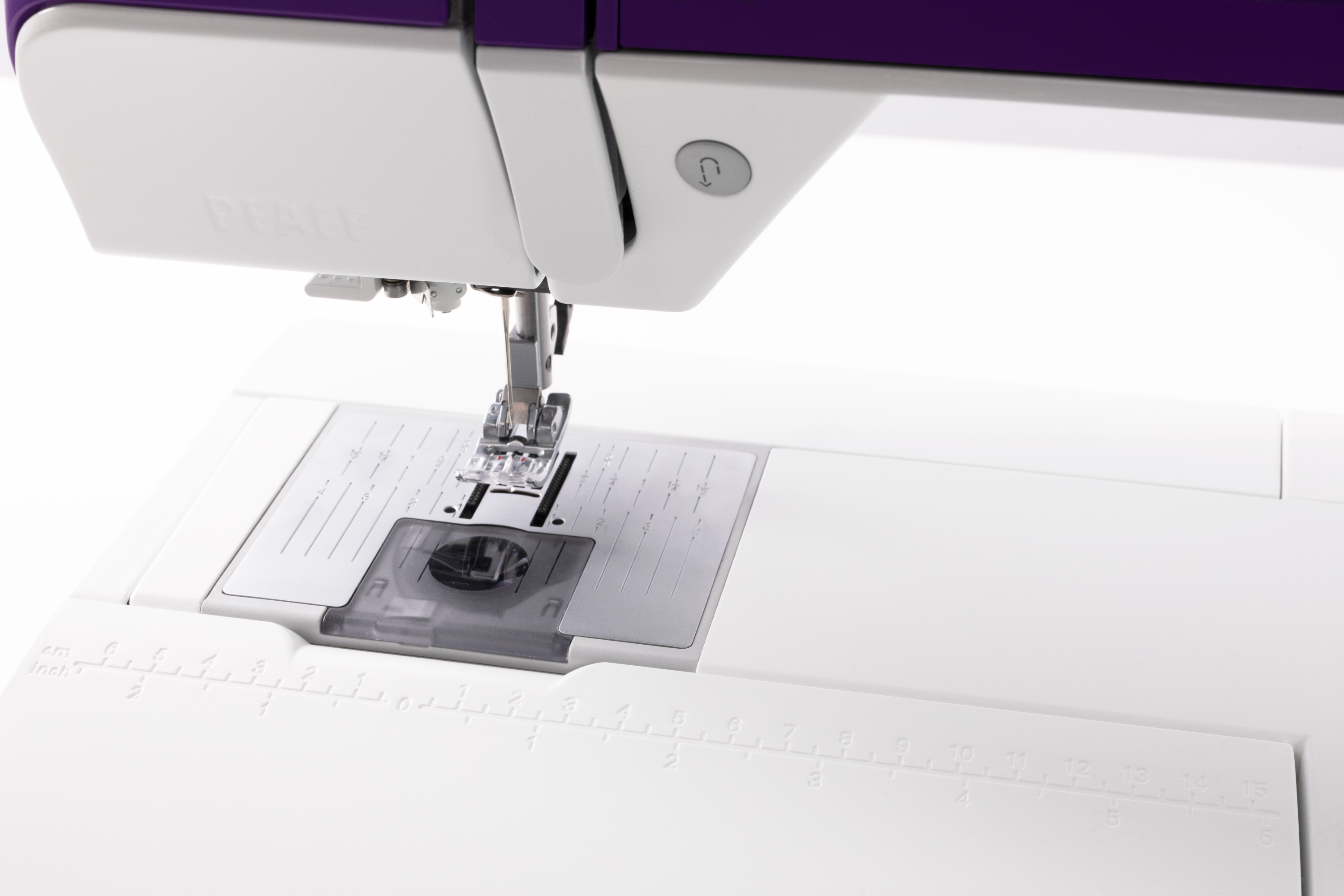 PFAFF expression 710 Sewing Machine