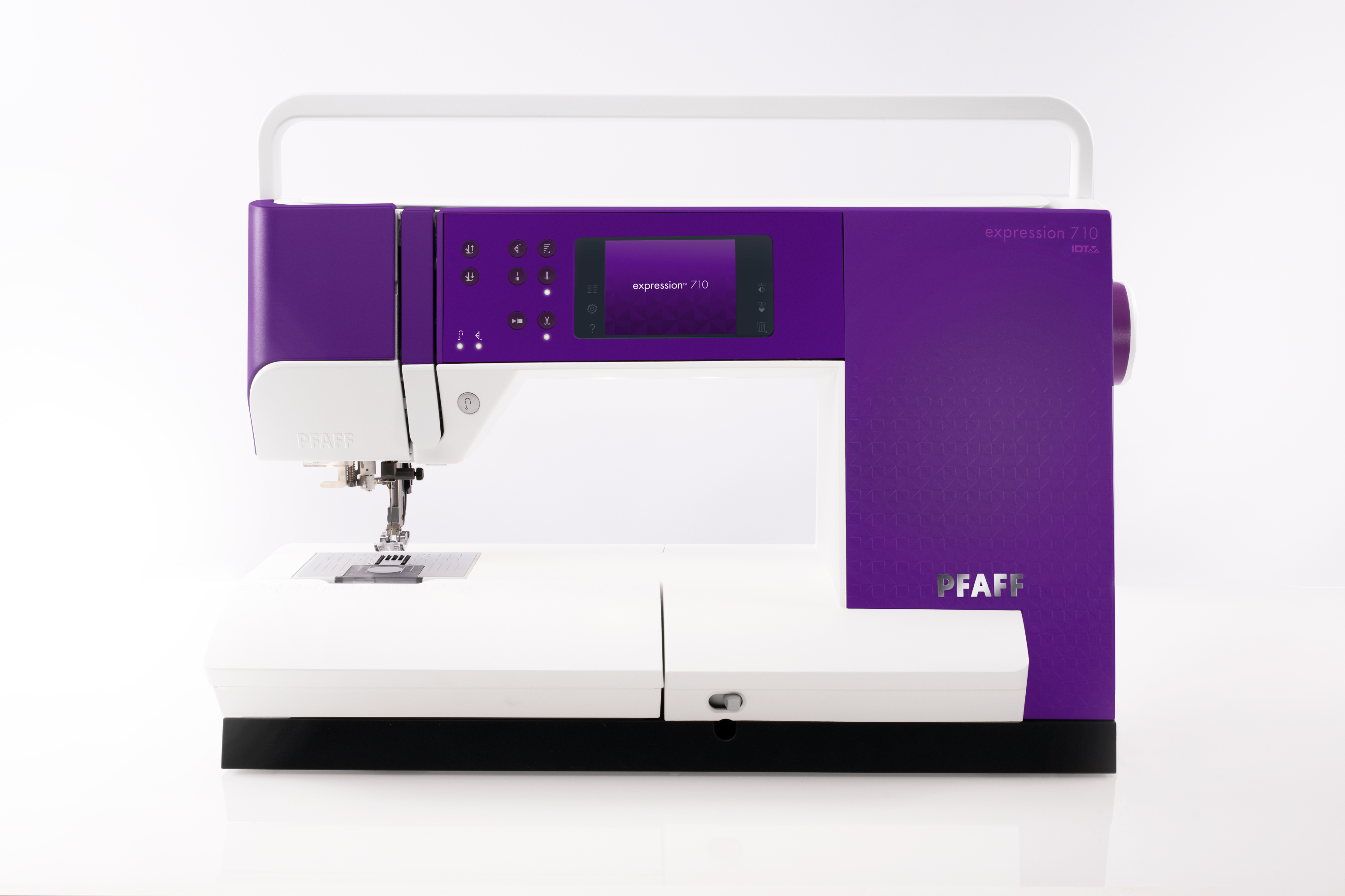 PFAFF expression 710 Sewing Machine